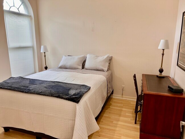 Building Photo - 602 Sabal Palm Ln