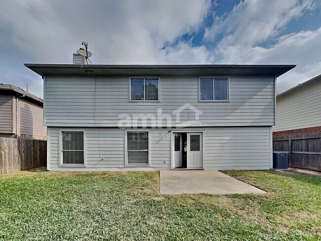 Building Photo - 3631 Windmoor Dr