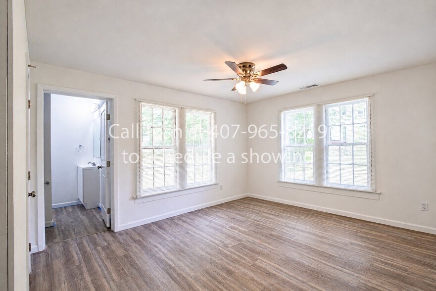 Building Photo - 1110 S Houston Ave