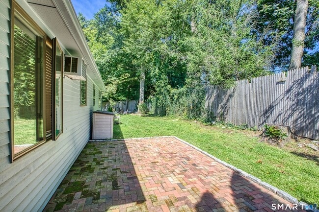 Building Photo - 25 Oakview Cir
