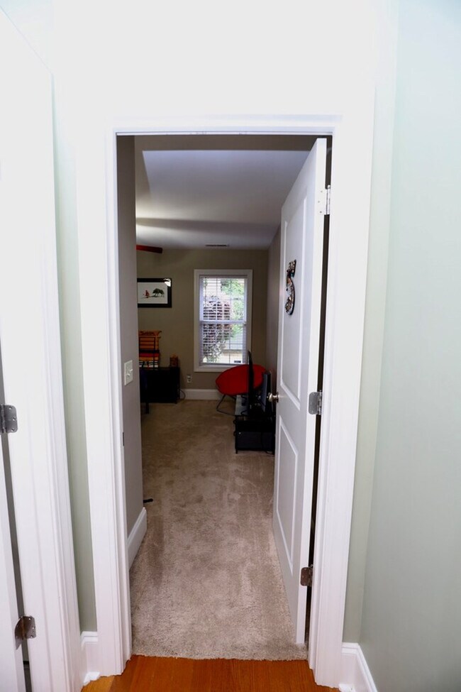 Building Photo - 1280 Winyah St