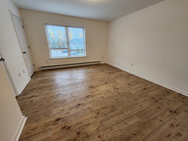 Building Photo - 112 Meadow Ridge Dr