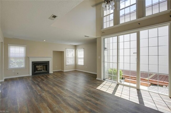 Building Photo - 708 Fallcreek Run