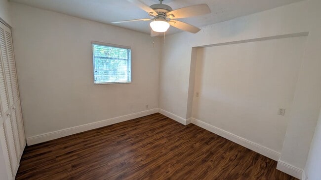Building Photo - 1448 NE 27th Ct