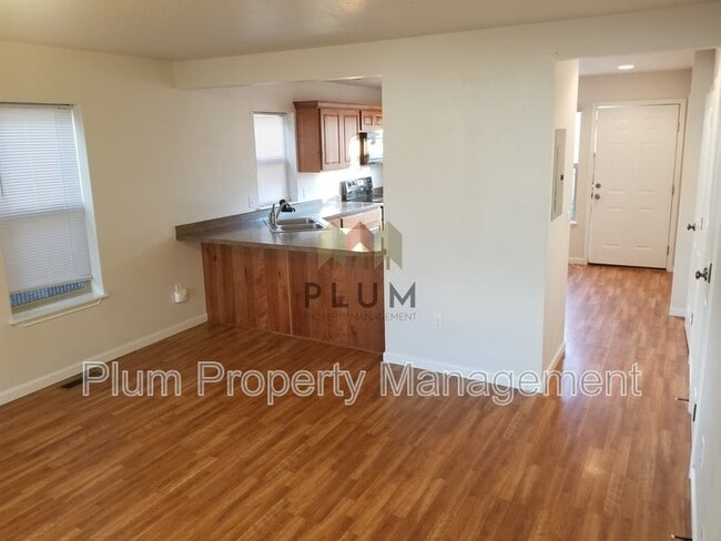 Building Photo - 2115 Mount Ave