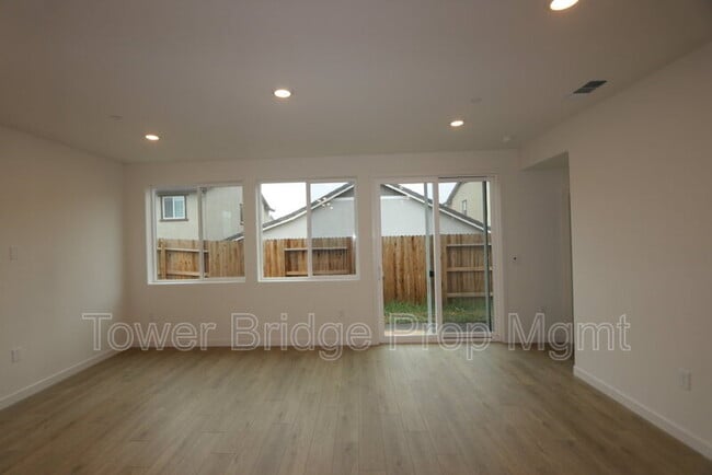 Building Photo - 4249 Privas Wy