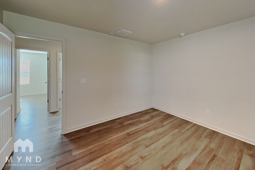 Building Photo - 6807 Hardwick Ln