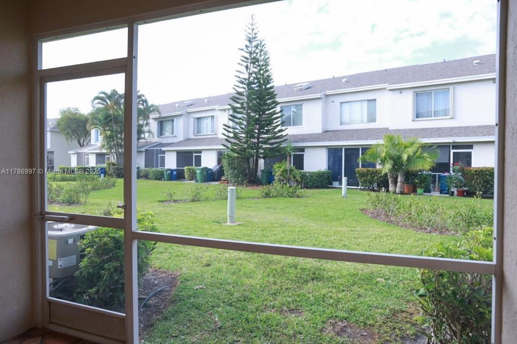 Building Photo - 16686 Hemingway Dr