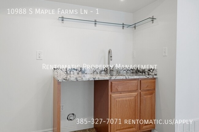 Building Photo - 10988 Maple Farms Ln