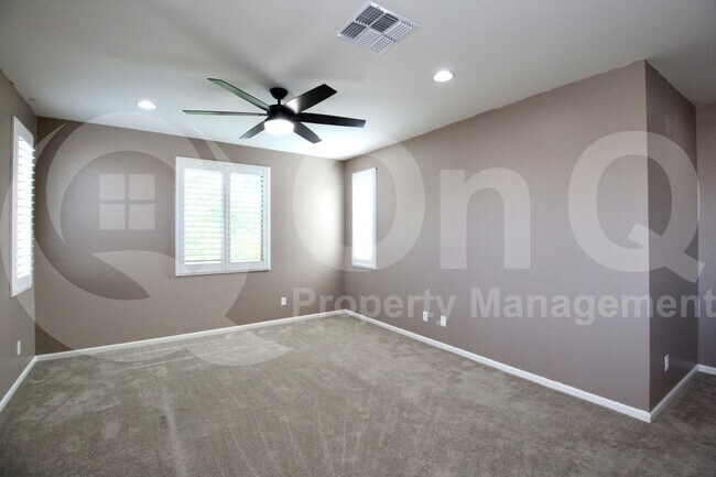 Building Photo - 3080 S Jasmine Dr