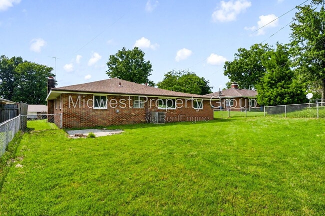 Building Photo - 2050 Goodale Ave