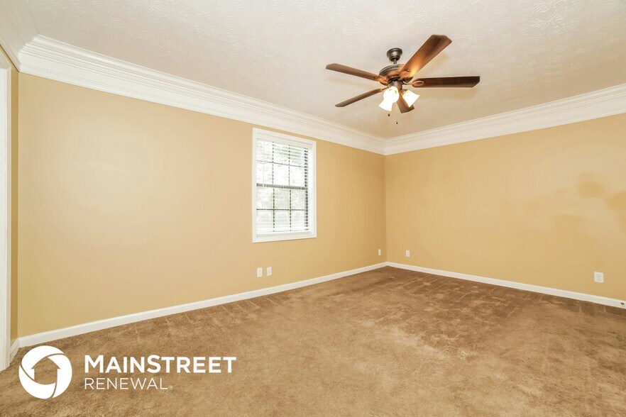 Building Photo - 1255 Bishop's Ln