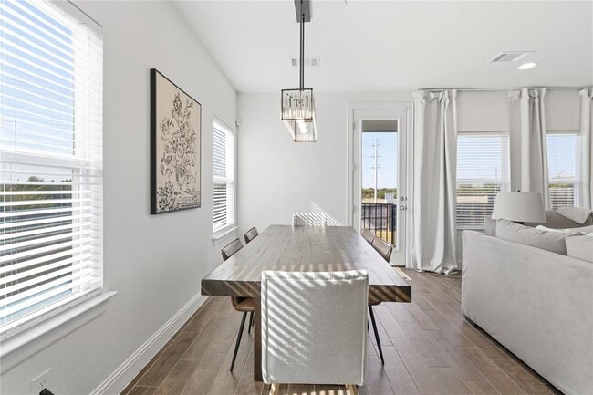 Building Photo - 11320 Comano Dr