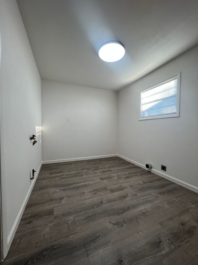Building Photo - OPEN HOUSE ON 10/17 @ 2:25! Call us today ...