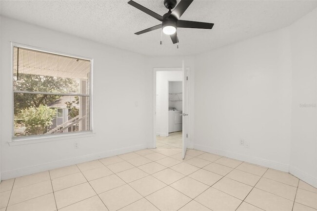 Building Photo - 2584 Grassy Point Dr