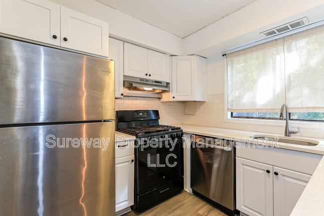 Building Photo - 78 Chelsea Cir