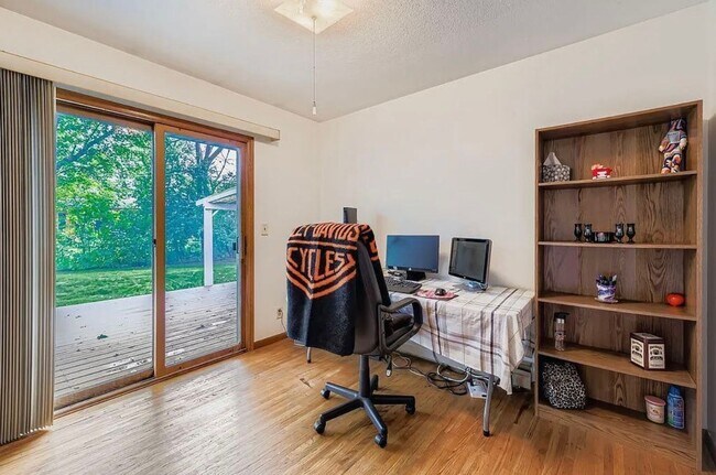 Building Photo - Rare, Must See Rambler in Cottage Grove