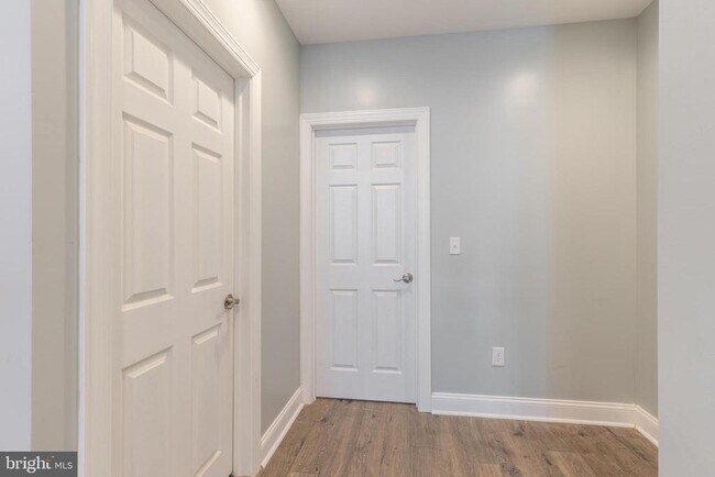 Building Photo - 1312 W Seltzer St