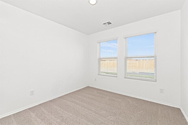 Building Photo - 2208 Bleecker St