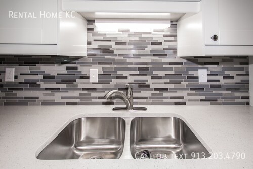 Building Photo - 15109 S Blackfoot Dr