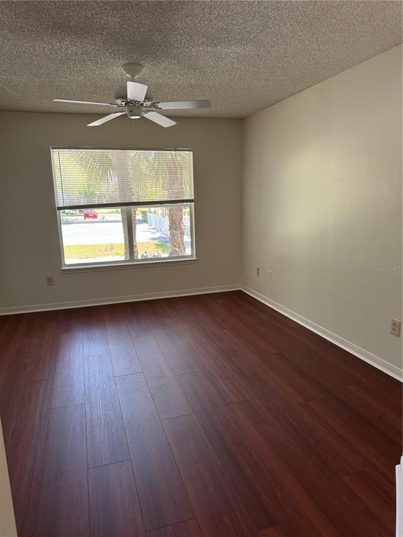 Building Photo - 2516 Grassy Point Dr