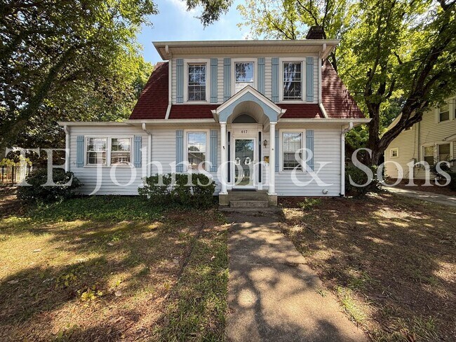 Building Photo - 817 S Hawthorne Rd