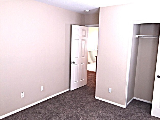 Building Photo - 8440 Walker Gardens Pl