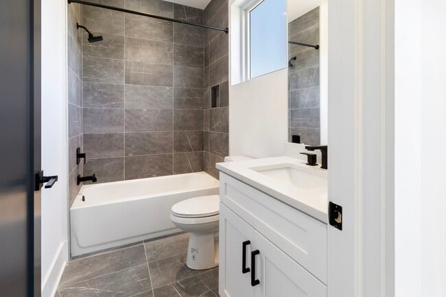 Building Photo - 3519 Avalon Ave