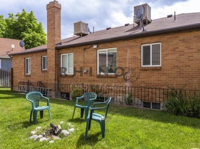 Building Photo - 615 Grand St E