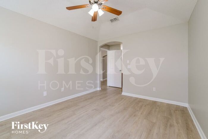 Building Photo - 833 Oak Arbor Cir