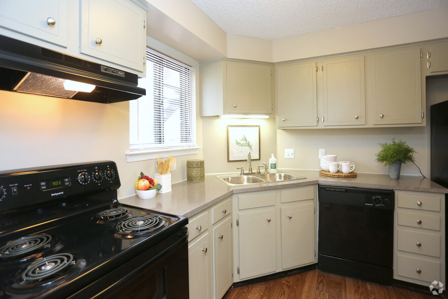 2BR,1BA-Arrow - Loxley Chase Apartments