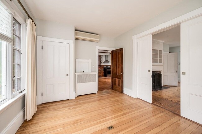 Building Photo - 110 Exeter Rd