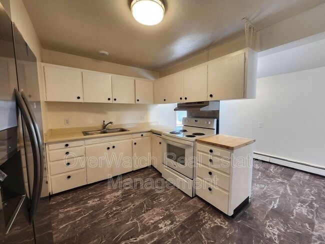 Building Photo - 3925 E 9th Ave