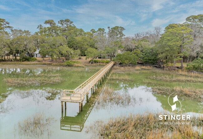 Building Photo - 1808 Lenora Dr