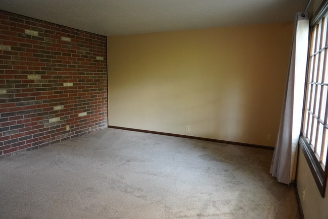 Building Photo - 1008 Jana Dr