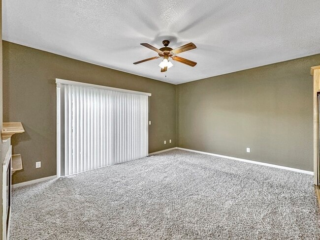 Building Photo - 203 NE 45th Ln