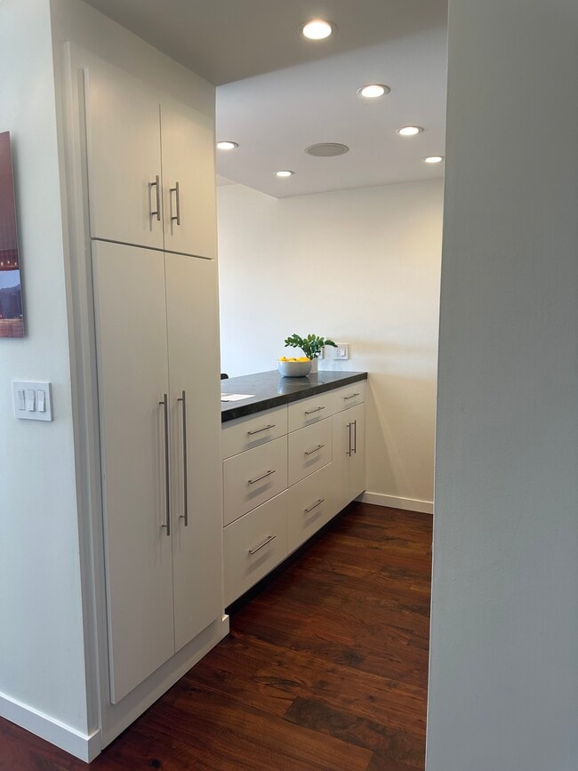 Building Photo - 1177 California St