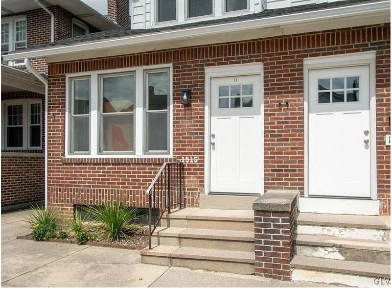 Building Photo - 1915 W Livingston St