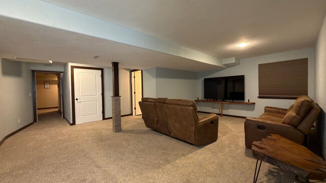 Building Photo - Great Home in Johnstown