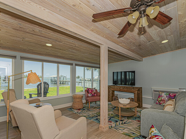 Building Photo - 13630 N Indian River Dr