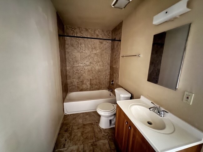 Building Photo - 7135 W Coolidge St