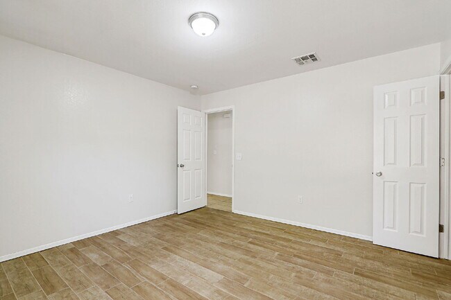Building Photo - 3214 N Stanton St
