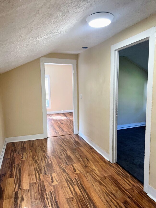 Building Photo - 219 E North St