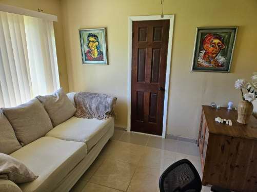 Building Photo - 3624 Ave De Gien