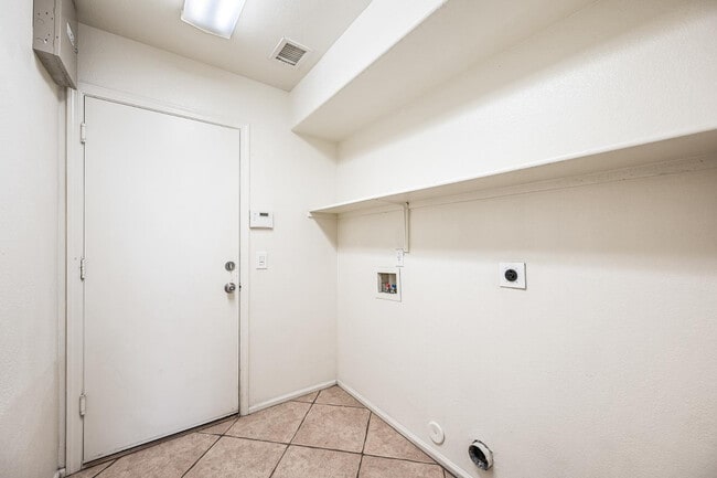 Building Photo - 20717 N 59th Dr