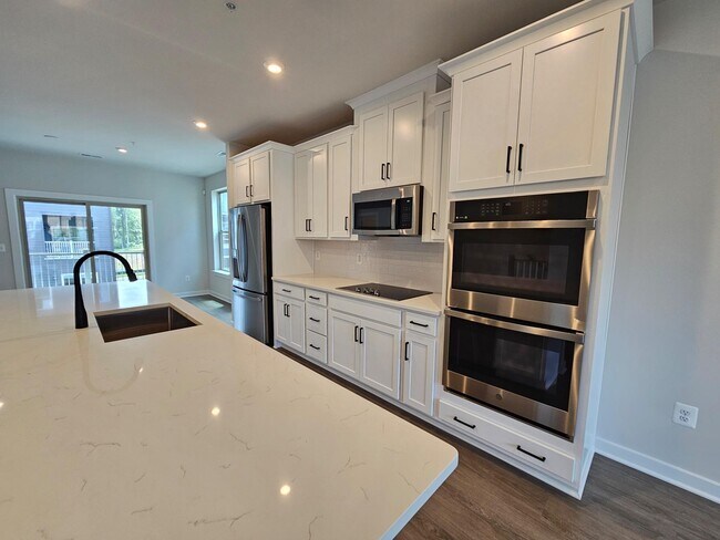Building Photo - 13721 COBBLE Loop