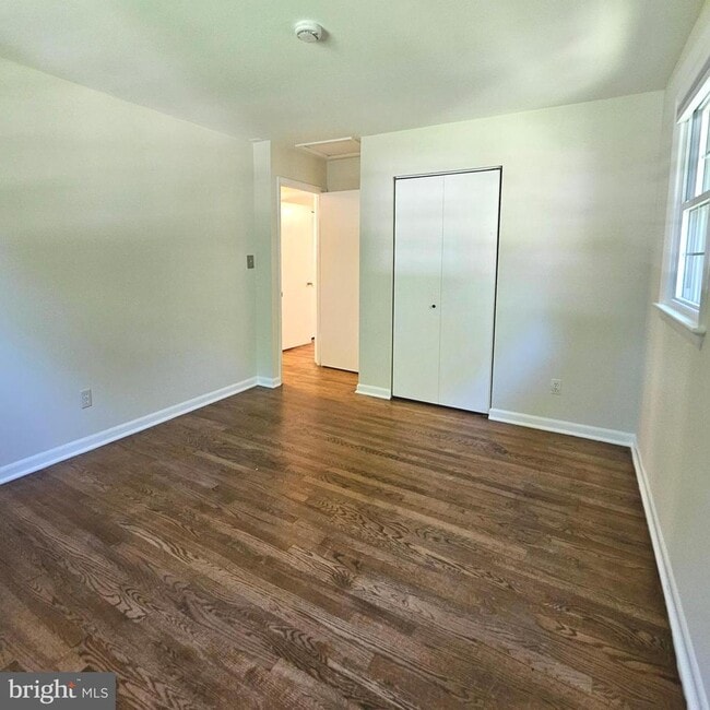 Building Photo - 8925 Falling Creek Ct