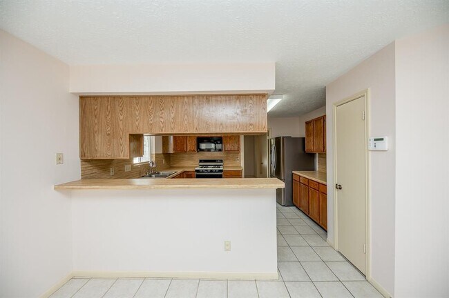 Building Photo - 13211 Rosstown Dr