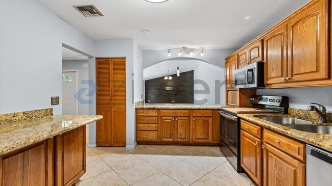 Building Photo - 4240 Landar Dr