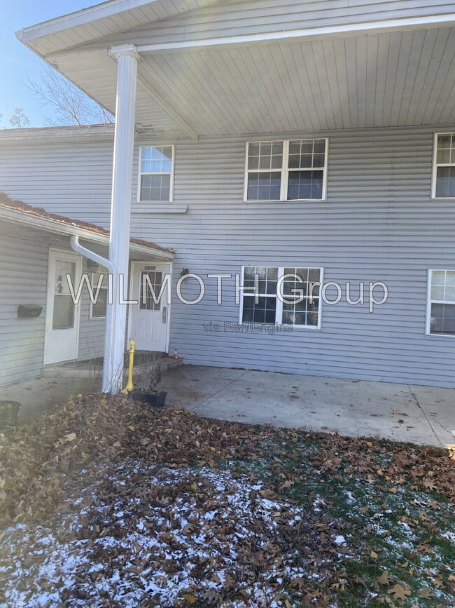 Building Photo - 1310 Millerwood Dr